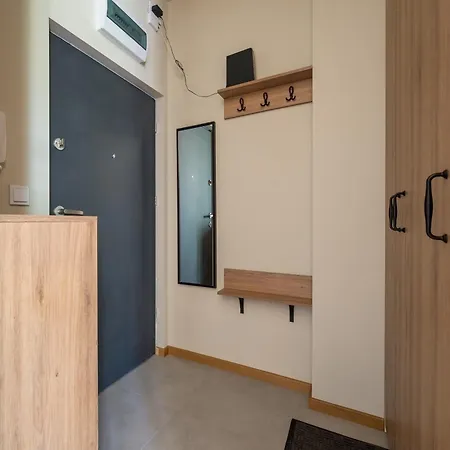 Wlochy Parkland Studio #7 Apartment