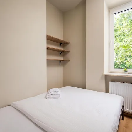 Wlochy Parkland Studio #7 Apartment *