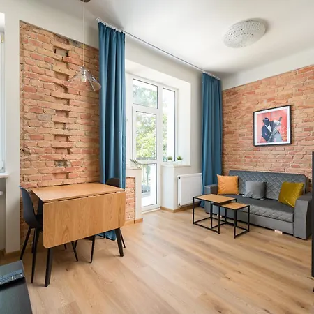 Wlochy Parkland Studio #7 Apartment *